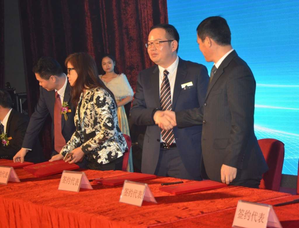 https://mmbiz.qlogo.cn/mmbiz_jpg/bHcANUS03AnjshFxzWQfdH2Q0iaRWunGplWwFIBuIICEicahfkC7jkemAl3lVibTBweBR77E6rYDS0oUibfWgdicZkQ/0?wx_fmt=jpeg